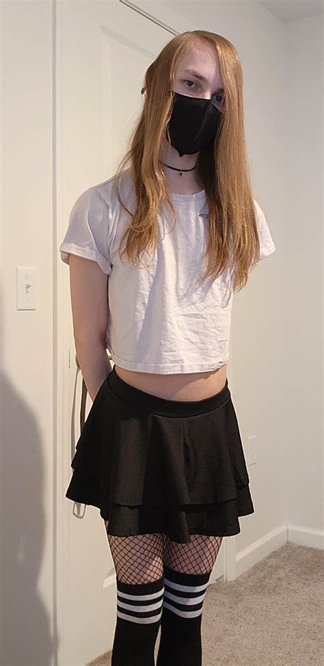 femboy gives joi